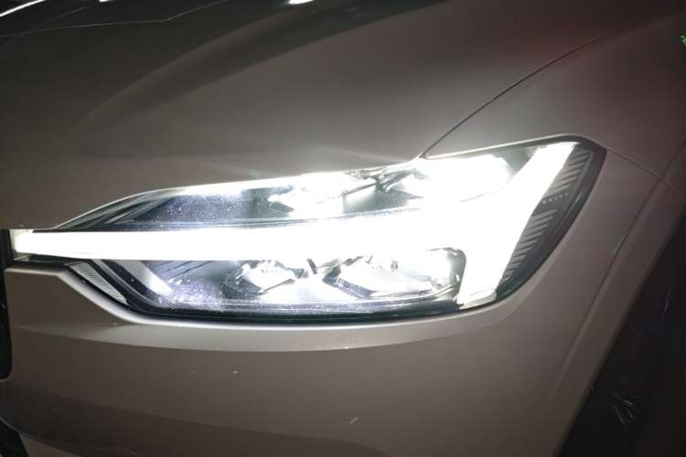 Used Volvo XC60 2021 T5 4x4 Smart Luxury Edition Left Front Headlight