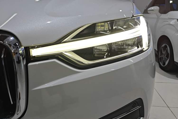 Used Volvo XC60 2021 T5 4x4 Smart Luxury Edition Left Front Headlight