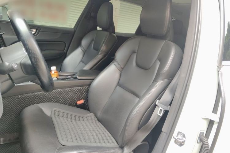 Used Volvo XC60 2021 T5 4x4 Smart Luxury Edition Left Front Seat
