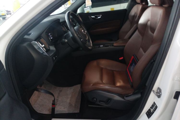 Used Volvo XC60 2021 T5 4x4 Smart Luxury Edition Left Front Seat