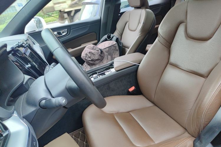 Used Volvo XC60 2021 T5 4x4 Smart Luxury Edition Left Front Seat