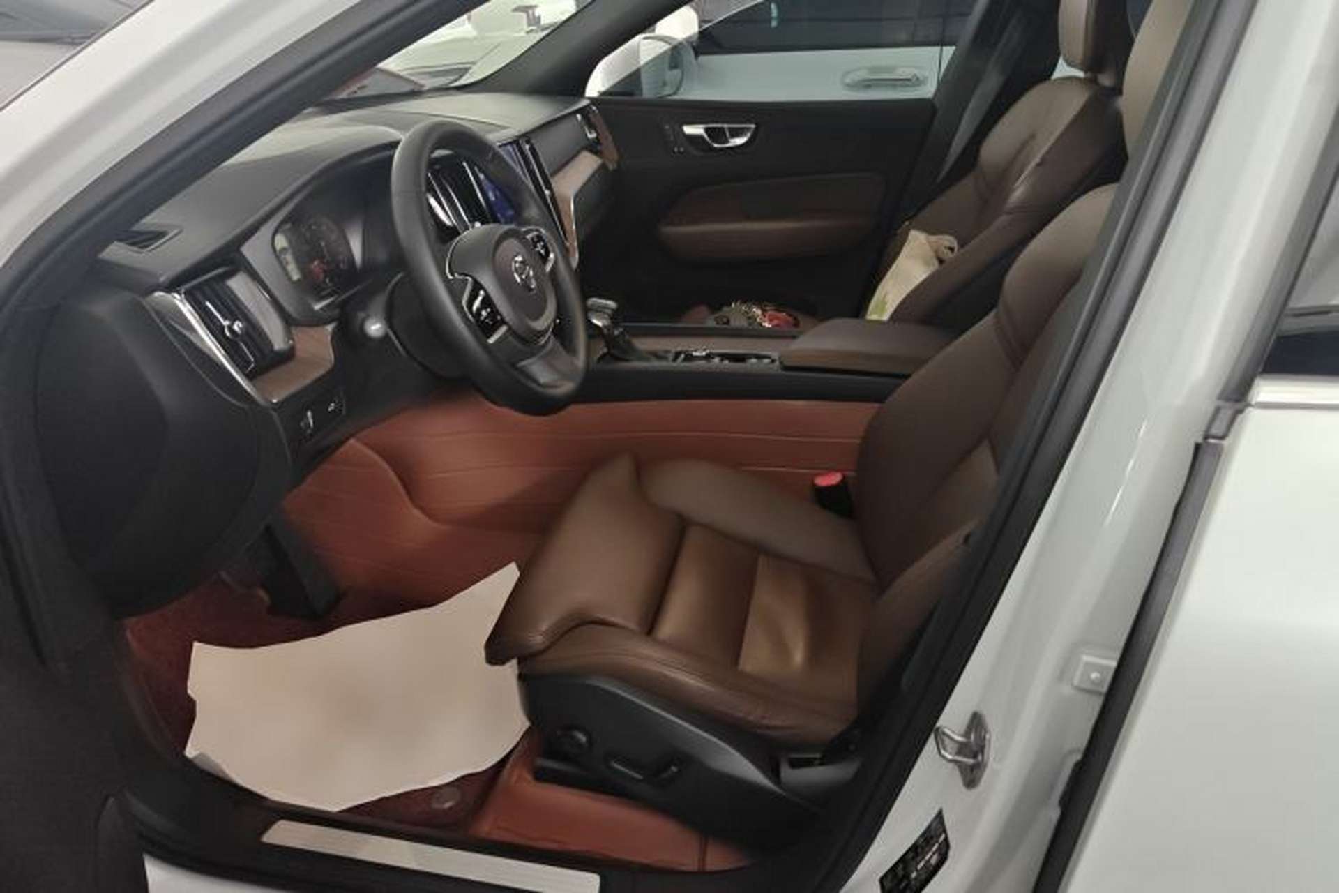 Used Volvo XC60 2021 T5 4x4 Smart Luxury Edition Left Front Seat