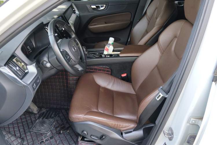 Used Volvo XC60 2021 T5 4x4 Smart Luxury Edition Left Front Seat