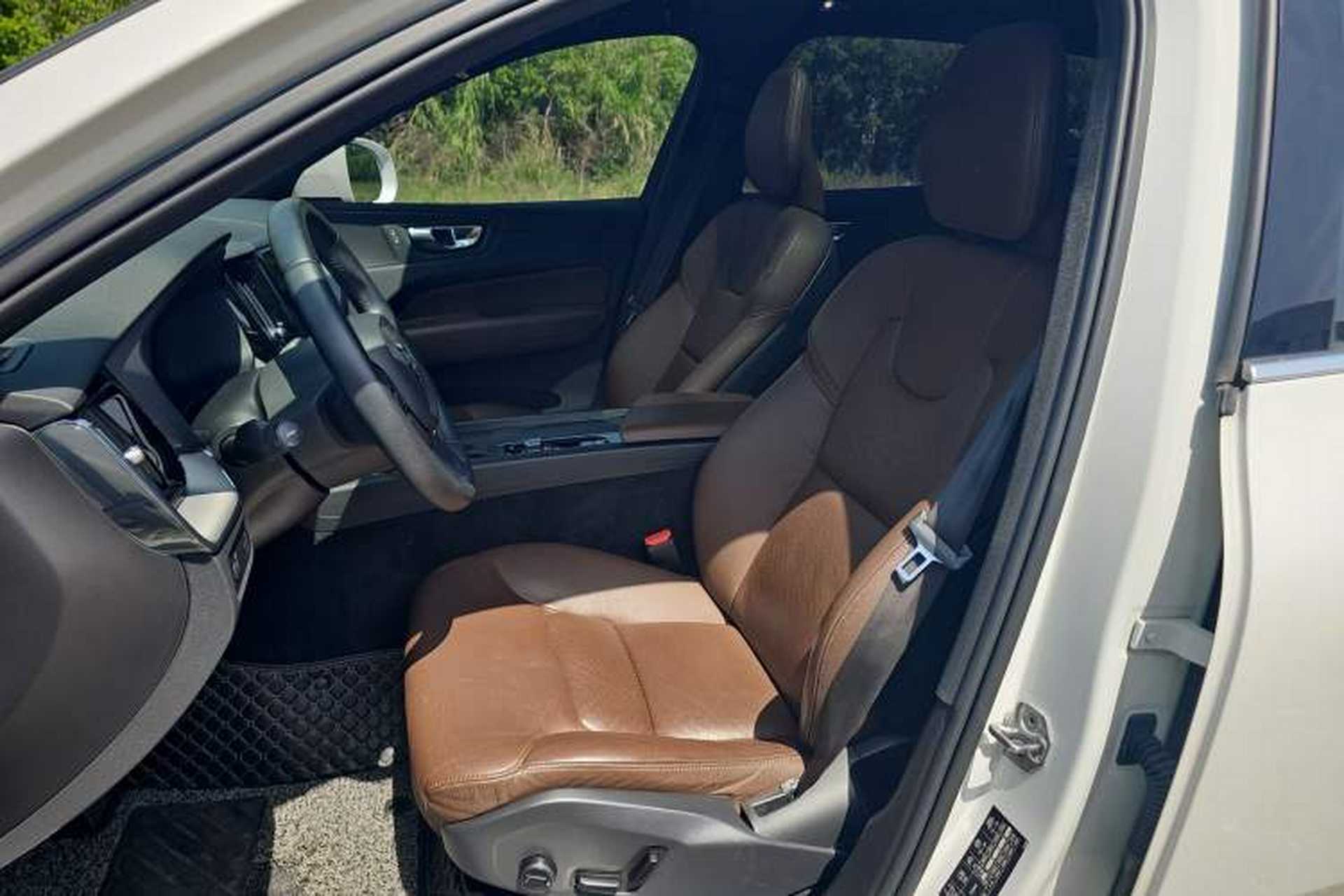 Used Volvo XC60 2021 T5 4x4 Smart Luxury Edition Left Front Seat