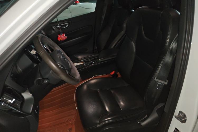 Used Volvo XC60 2021 T5 4x4 Zhiyi Sport Edition Left Front Seat
