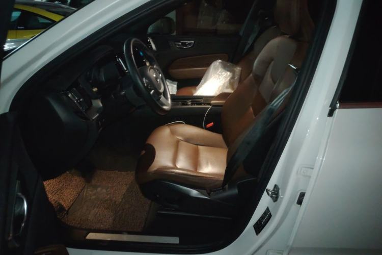 Used Volvo XC60 2021 T5 4x4 Smart Luxury Edition Left Front Seat