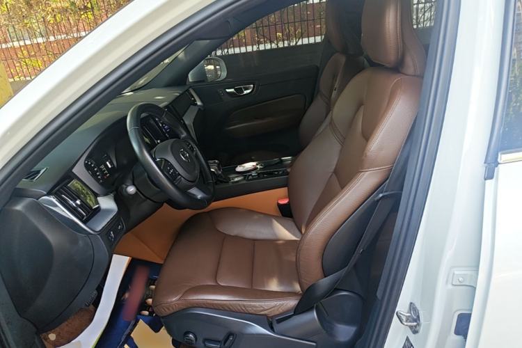 Used Volvo XC60 2021 T5 4x4 Smart Luxury Edition Left Front Seat