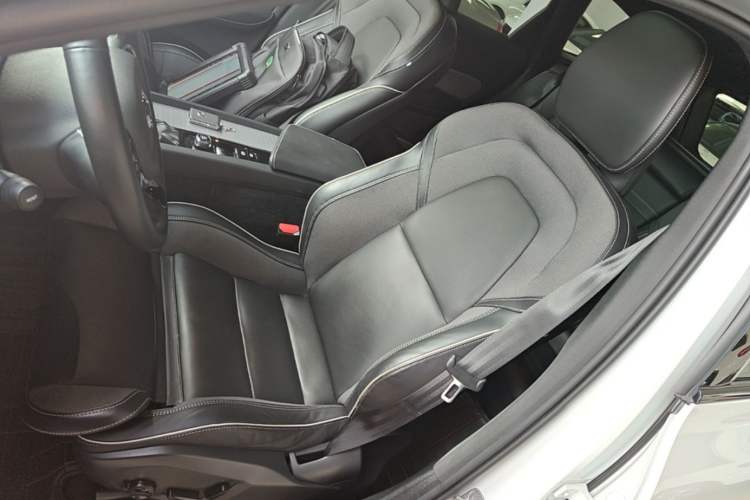 Used Volvo XC60 2021 T5 4x4 Smart & Advanced Sport Edition Left Front Seat