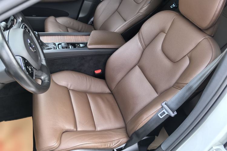 Used Volvo XC60 2021 T5 4x4 Smart Luxury Edition Left Front Seat