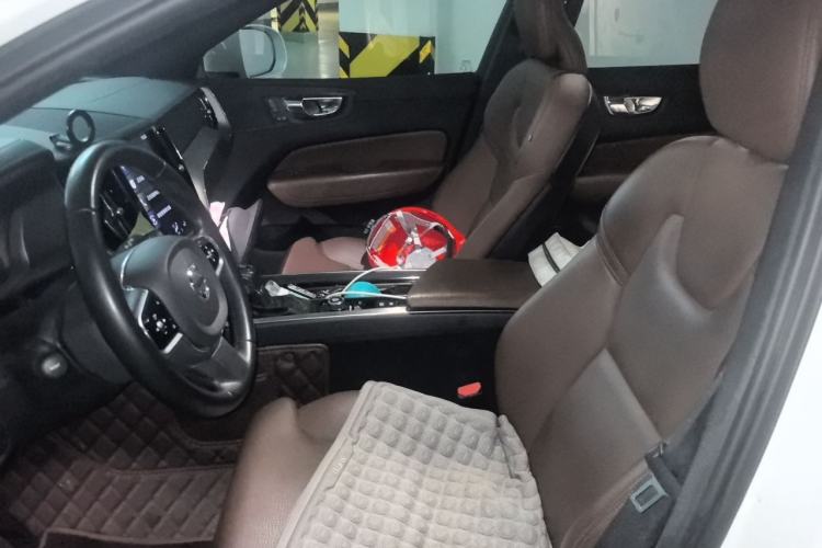 Used Volvo XC60 2021 T5 4x4 Smart Luxury Edition Left Front Seat