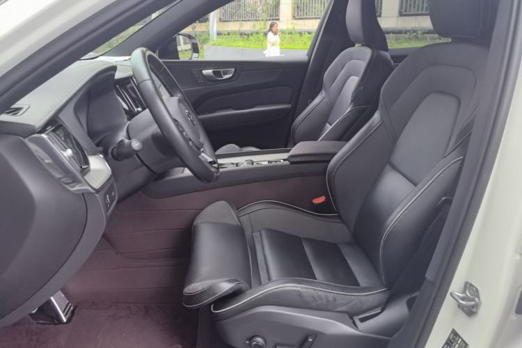 Used Volvo XC60 2021 T5 4x4 Smart & Advanced Sport Edition Left Front Seat