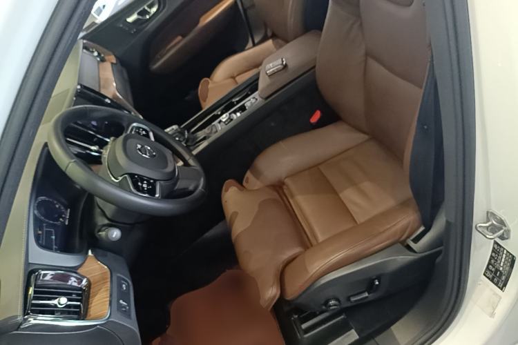 Used Volvo XC60 2021 T5 4x4 Smart Luxury Edition Left Front Seat