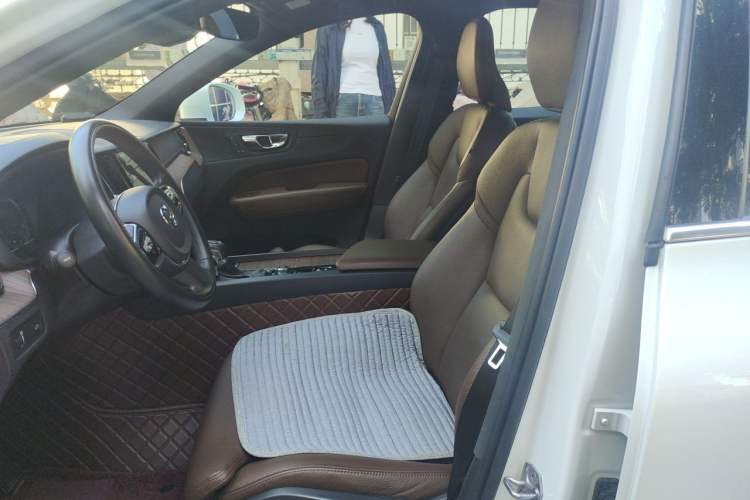 Used Volvo XC60 2021 T5 4x4 Smart Luxury Edition Left Front Seat