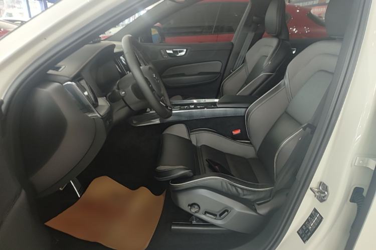 Used Volvo XC60 2021 T5 4x4 Smart & Advanced Sport Edition Left Front Seat