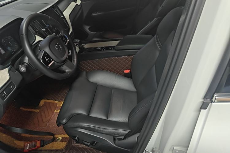 Used Volvo XC60 2021 T5 4x4 Smart Luxury Edition Left Front Seat