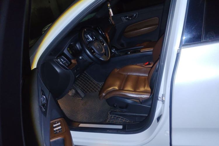 Used Volvo XC60 2021 T5 4x4 Smart Luxury Edition Left Front Seat
