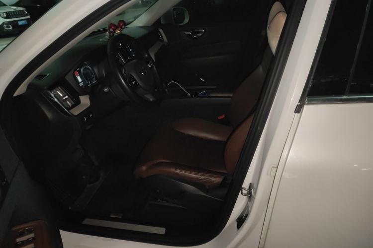 Used Volvo XC60 2021 T5 4x4 Smart Luxury Edition Left Front Seat