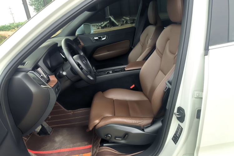 Used Volvo XC60 2021 T5 4x4 Smart Luxury Edition Left Front Seat