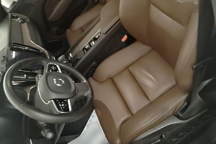 Used Volvo XC60 2021 T5 4x4 Smart Luxury Edition Left Front Seat