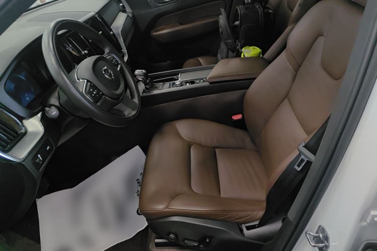 Used Volvo XC60 2021 T5 4x4 Smart Luxury Edition Left Front Seat