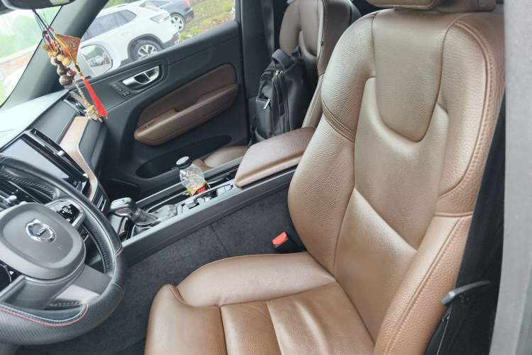 Used Volvo XC60 2021 T5 4x4 Smart Luxury Edition Left Front Seat