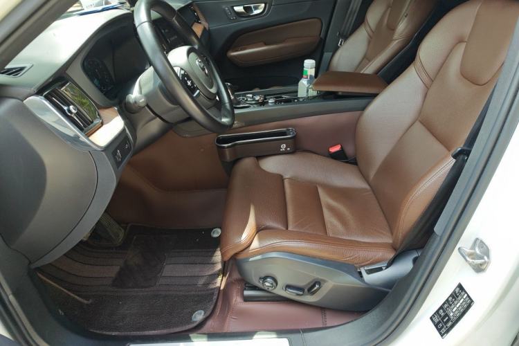 Used Volvo XC60 2021 T5 4x4 Smart Luxury Edition Left Front Seat