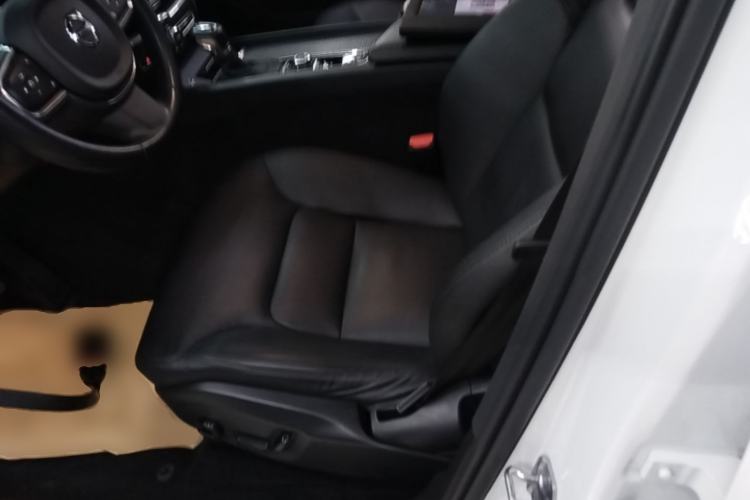 Used Volvo XC60 2021 T5 4x4 Zhiyi Sport Edition Left Front Seat