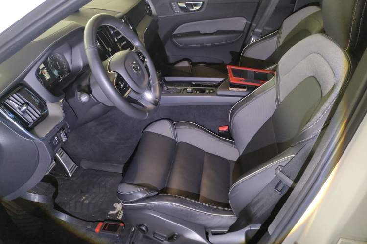 Used Volvo XC60 2021 T5 4x4 Zhiyi Sport Edition Left Front Seat
