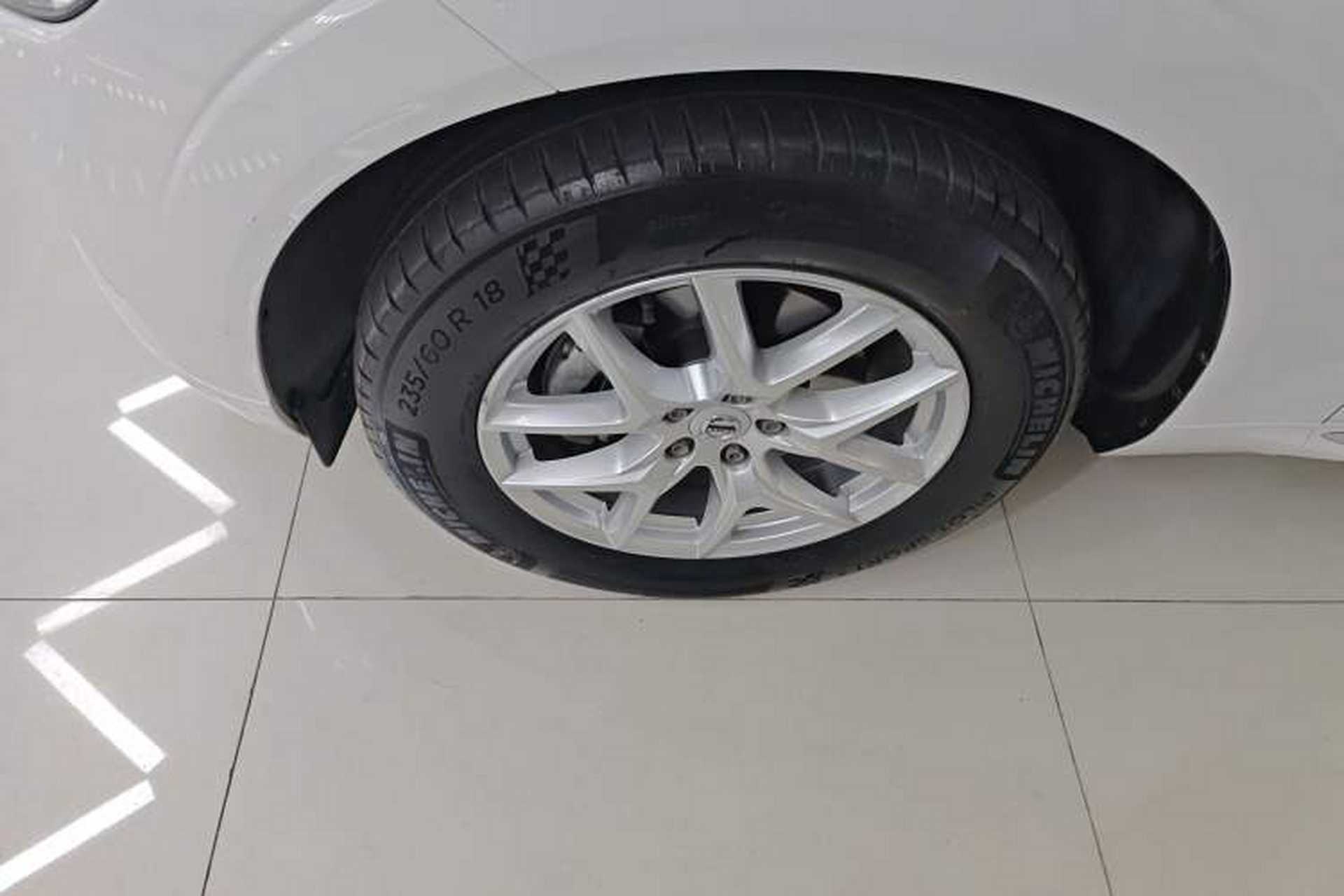 Used Volvo XC60 2021 T5 4x4 Smart Luxury Edition Left Front Wheel Hub