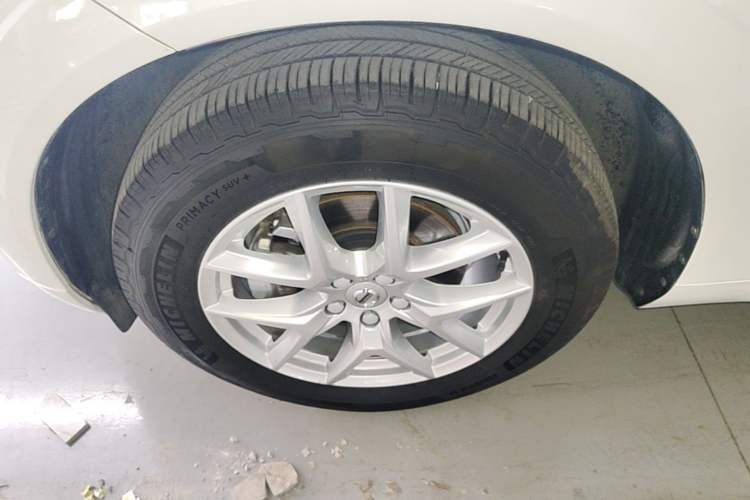 Used Volvo XC60 2021 T5 4x4 Smart Luxury Edition Left Front Wheel Hub