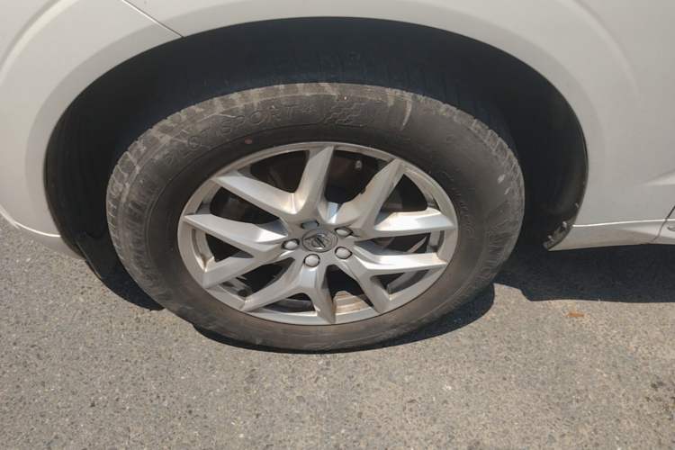 Used Volvo XC60 2021 T5 4x4 Smart Luxury Edition Left Front Wheel Hub