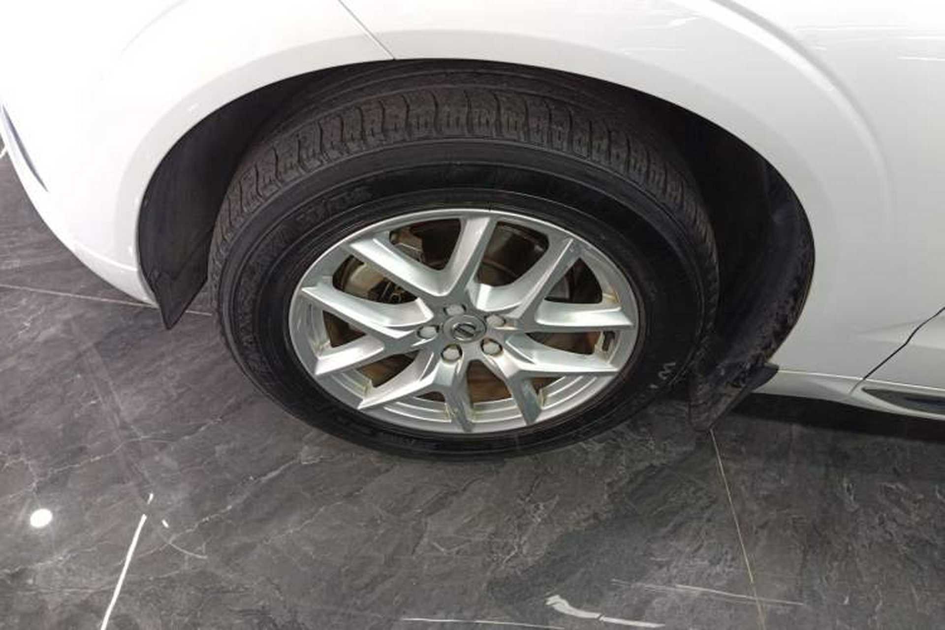 Used Volvo XC60 2021 T5 4x4 Smart Luxury Edition Left Front Wheel Hub