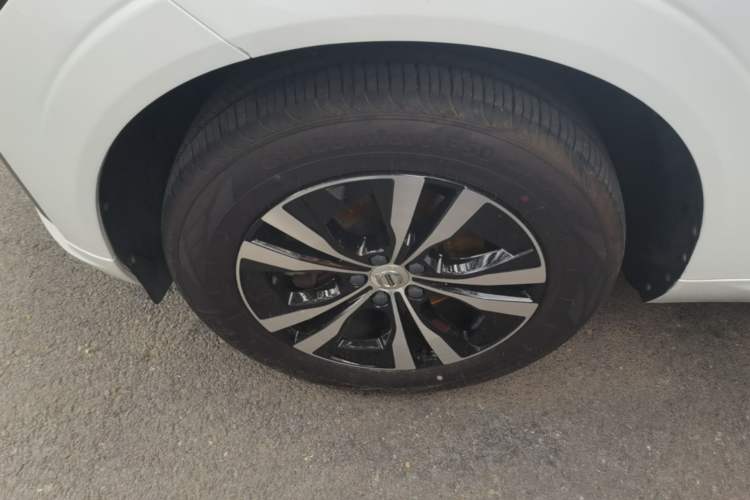 Used Volvo XC60 2021 T5 4x4 Zhiyi Sport Edition Left Front Wheel Hub