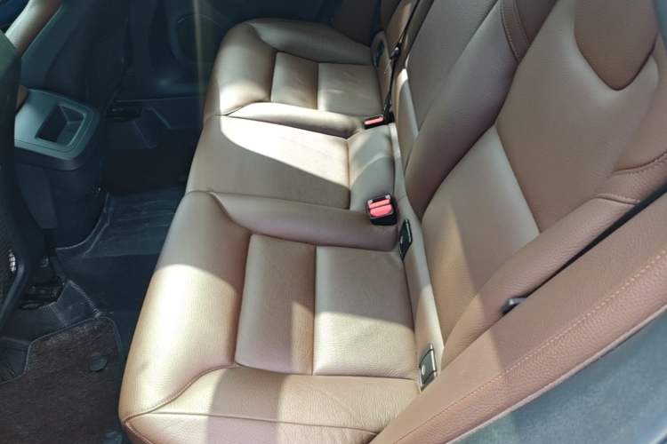 Used Volvo XC60 2021 T5 4x4 Smart Luxury Edition Left Rear Seat