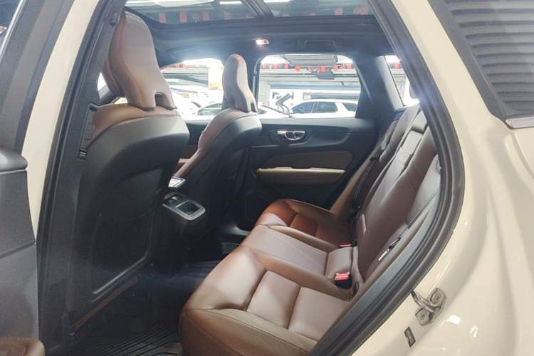 Used Volvo XC60 2021 T5 4x4 Smart Luxury Edition Left Rear Seat