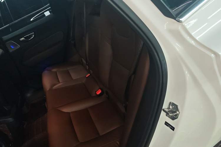 Used Volvo XC60 2021 T5 4x4 Smart Luxury Edition Left Rear Seat