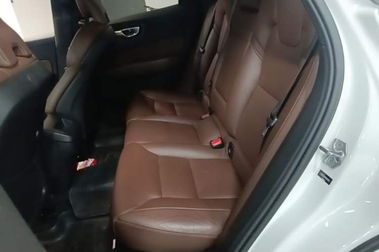 Used Volvo XC60 2021 T5 4x4 Smart Luxury Edition Left Rear Seat
