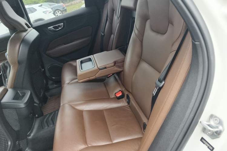 Used Volvo XC60 2021 T5 4x4 Smart Luxury Edition Left Rear Seat
