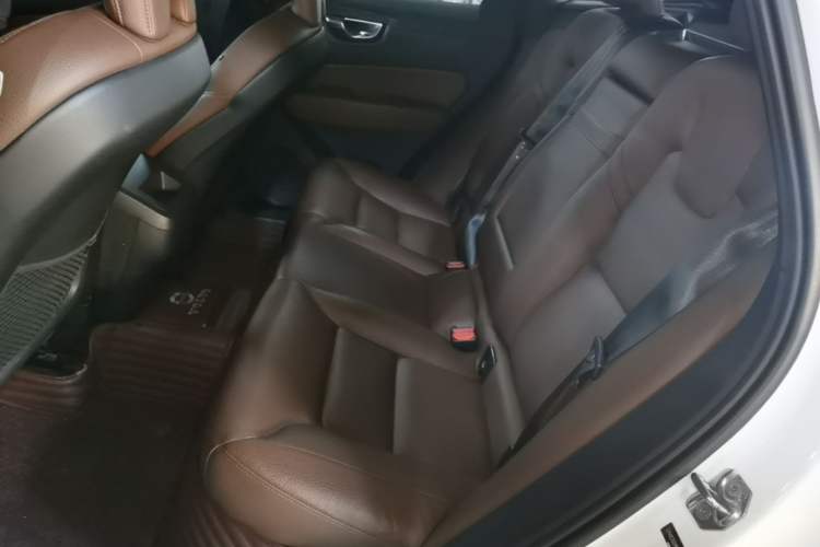 Used Volvo XC60 2021 T5 4x4 Smart Luxury Edition Left Rear Seat