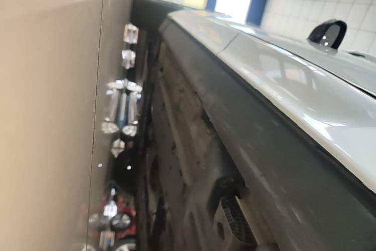 Used Volvo XC60 2021 T5 4x4 Smart & Advanced Sport Edition Left Side Sill