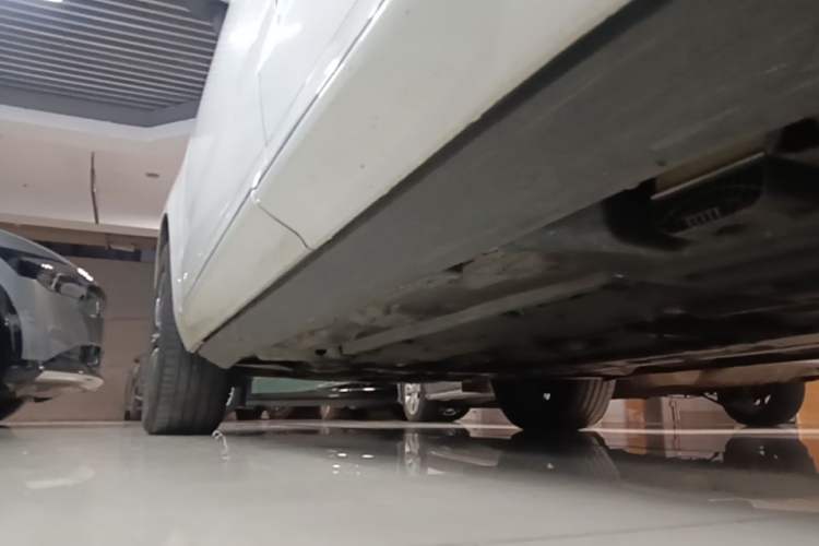 Used Volvo XC60 2021 T5 4x4 Smart Luxury Edition Left Side Sill