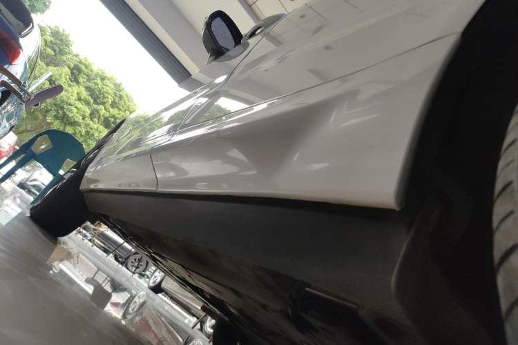 Used Volvo XC60 2021 T5 4x4 Zhiyi Sport Edition Left Side Sill