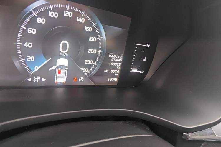 Used Volvo XC60 2021 T5 4x4 Zhiyi Sport Edition Odometer Close Up