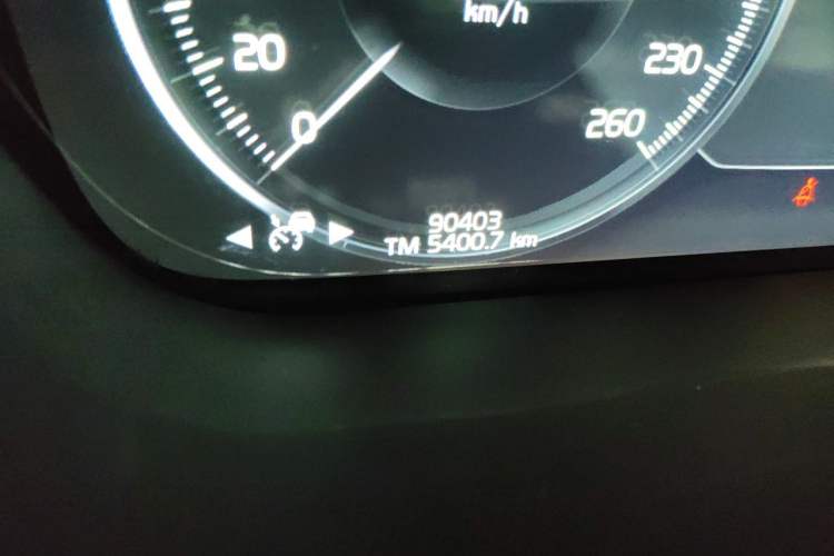 Used Volvo XC60 2021 T5 4x4 Smart & Advanced Sport Edition Odometer Close Up