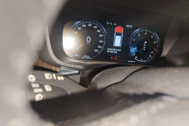 Used Volvo XC60 2021 T5 4x4 Smart Luxury Edition Odometer Close Up