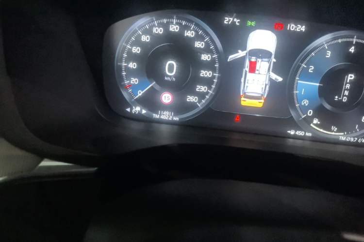 Used Volvo XC60 2021 T5 4x4 Smart Luxury Edition Odometer Close Up