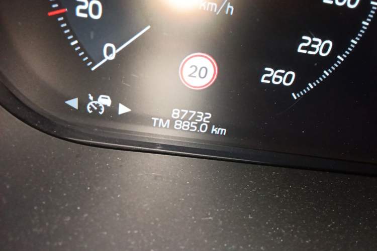 Used Volvo XC60 2021 T5 4x4 Smart & Advanced Sport Edition Odometer Close Up