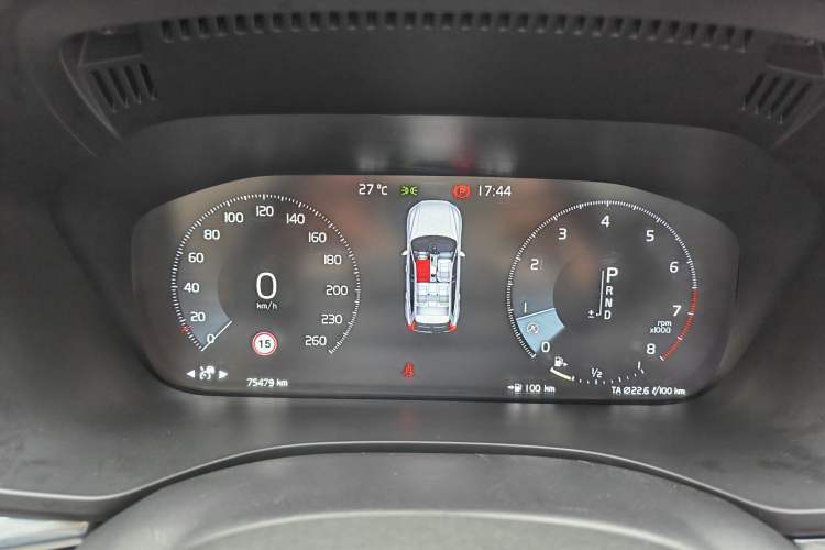 Used Volvo XC60 2021 T5 4x4 Smart & Advanced Sport Edition Odometer Close Up