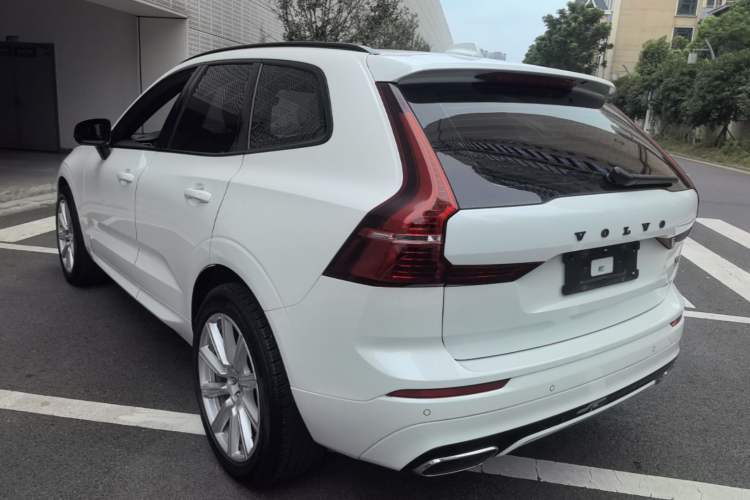 Used Volvo XC60 2021 T5 4x4 Smart & Advanced Sport Edition Rear Left 45 Deg