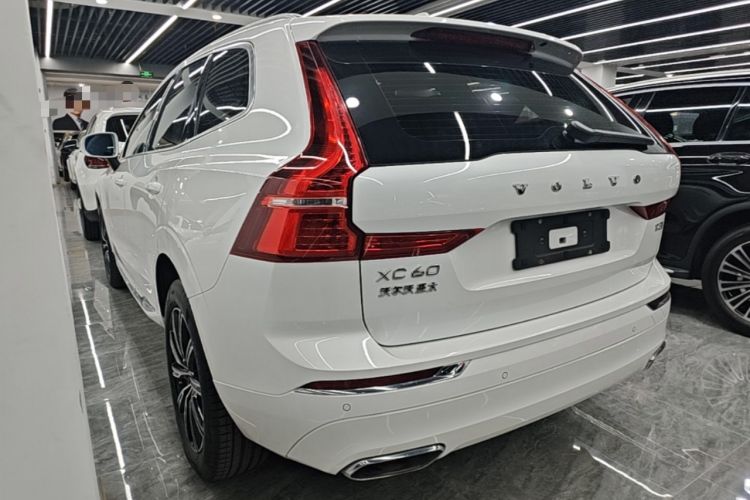 Used Volvo XC60 2021 T5 4x4 Smart Luxury Edition Rear Left 45 Deg